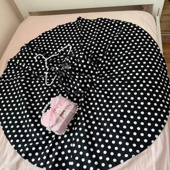 Cute halter dress - Picture 2 of 3